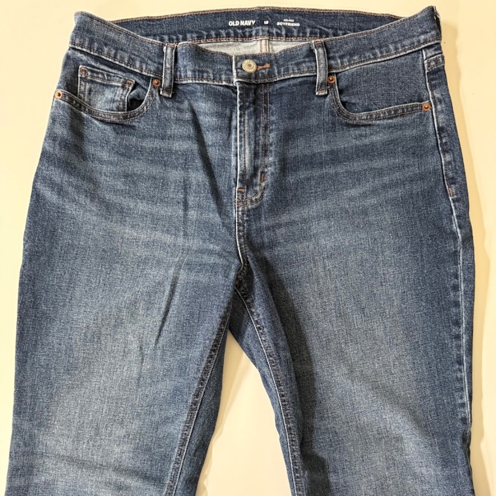 Old Navy Mid Rise Boyfriend Size 10